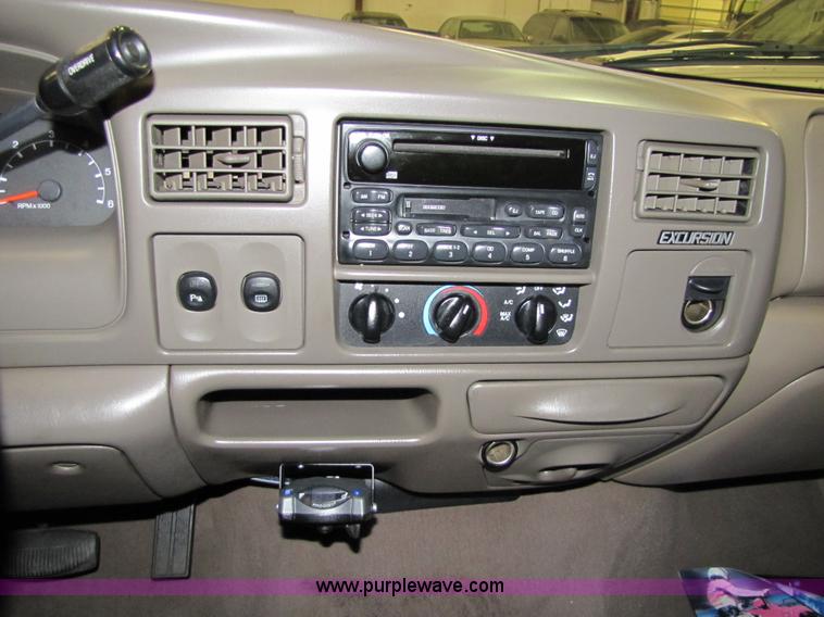 image for item 5322 2000 Ford Excursion Limited SUV