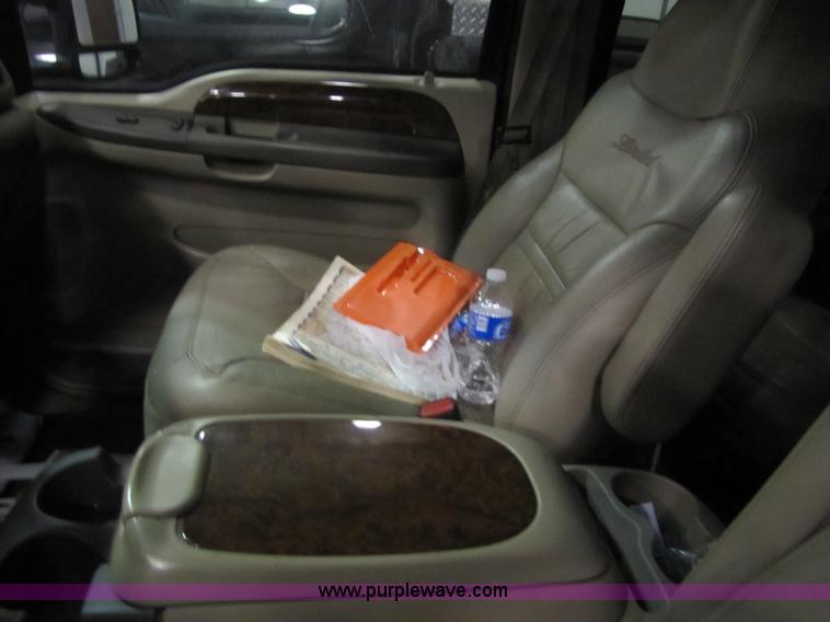 image for item 5322 2000 Ford Excursion Limited SUV