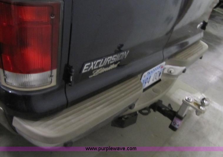 image for item 5322 2000 Ford Excursion Limited SUV