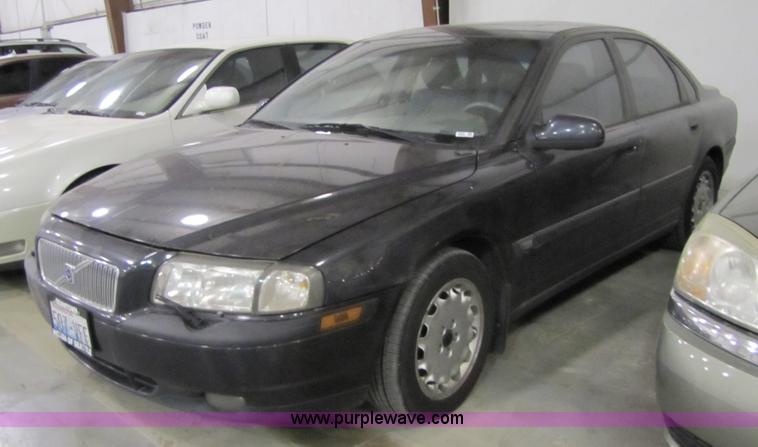 image for item 5323 1999 Volvo S80