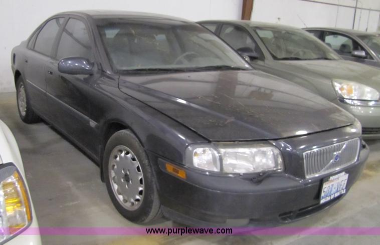 image for item 5323 1999 Volvo S80