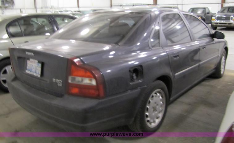 image for item 5323 1999 Volvo S80