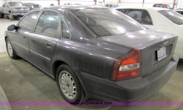 image for item 5323 1999 Volvo S80