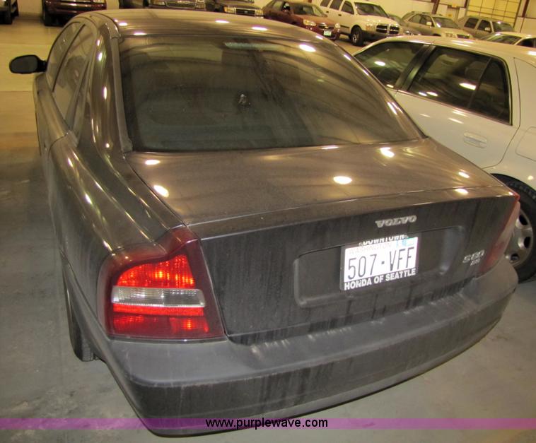 image for item 5323 1999 Volvo S80
