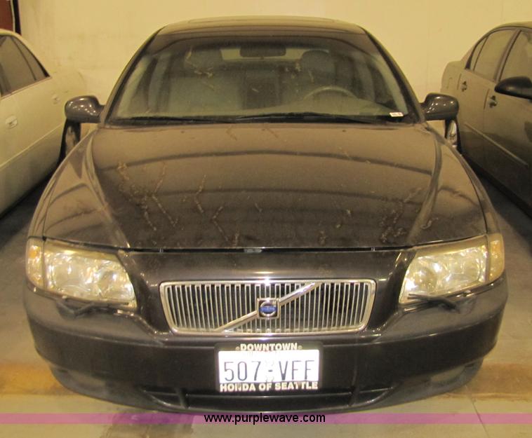 image for item 5323 1999 Volvo S80