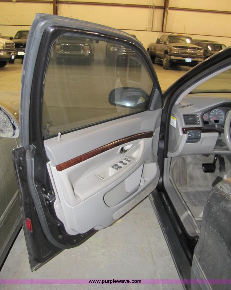 image for item 5323 1999 Volvo S80