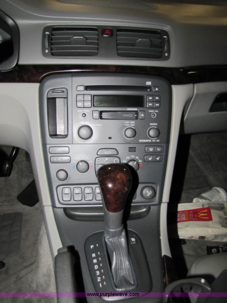 image for item 5323 1999 Volvo S80