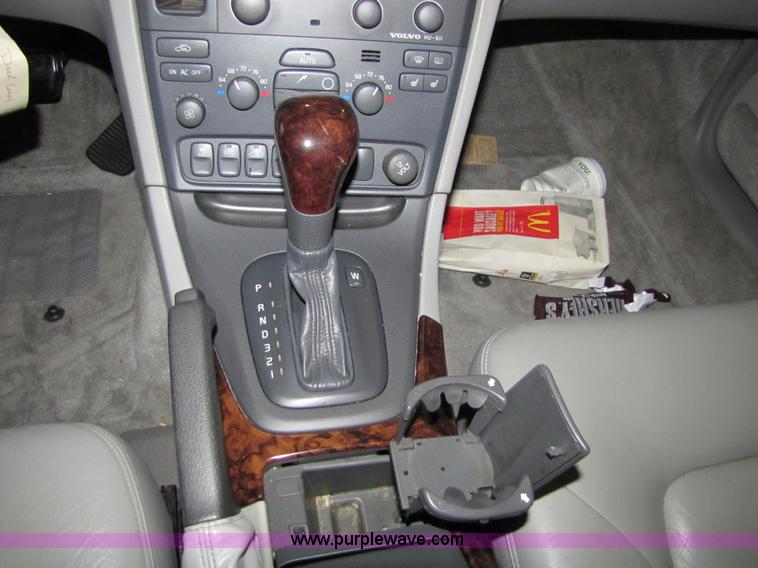 image for item 5323 1999 Volvo S80