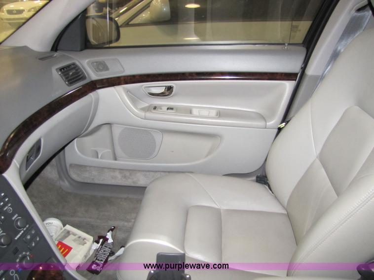 image for item 5323 1999 Volvo S80