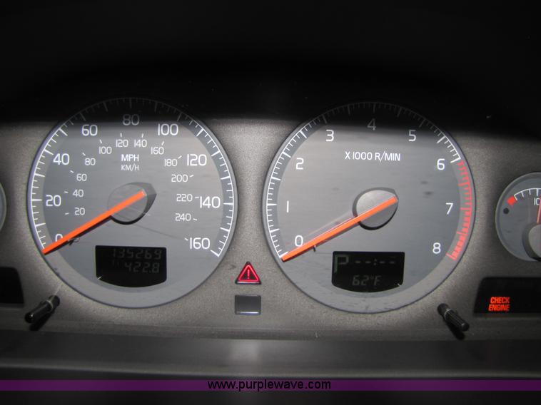 image for item 5323 1999 Volvo S80