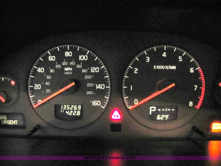 image for item 5323 1999 Volvo S80