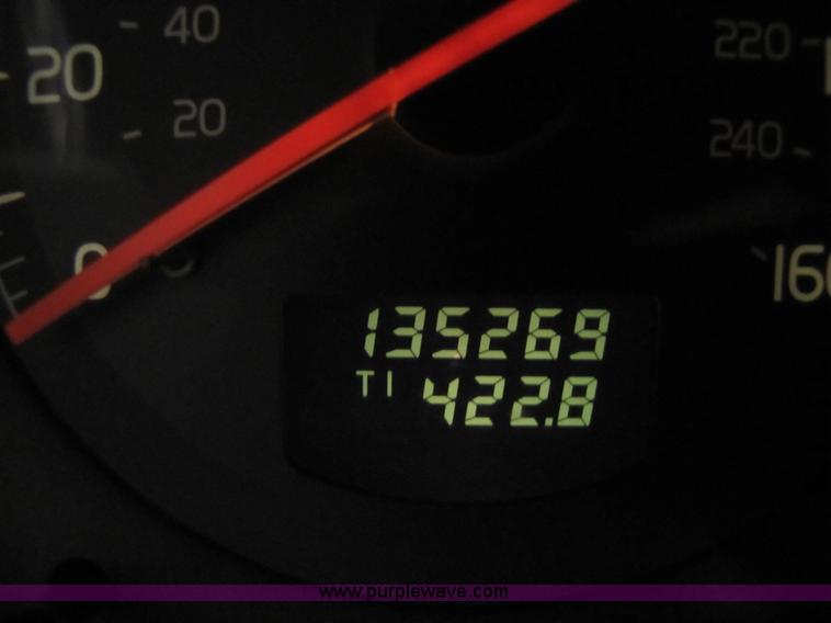 image for item 5323 1999 Volvo S80