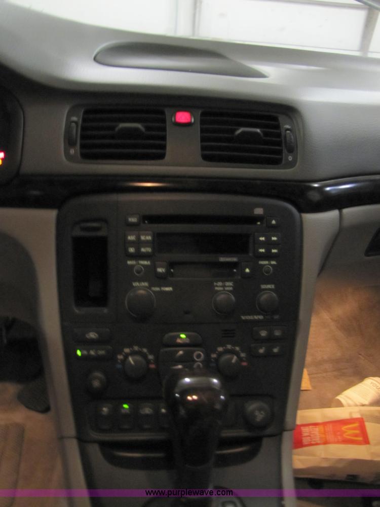 image for item 5323 1999 Volvo S80