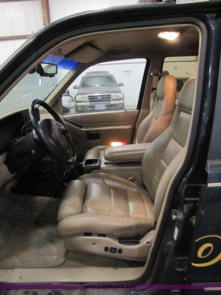image for item 5329 1994 Ford Explorer XLT SUV
