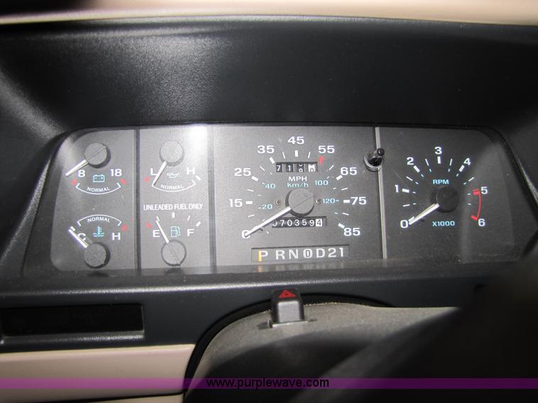 image for item 5329 1994 Ford Explorer XLT SUV