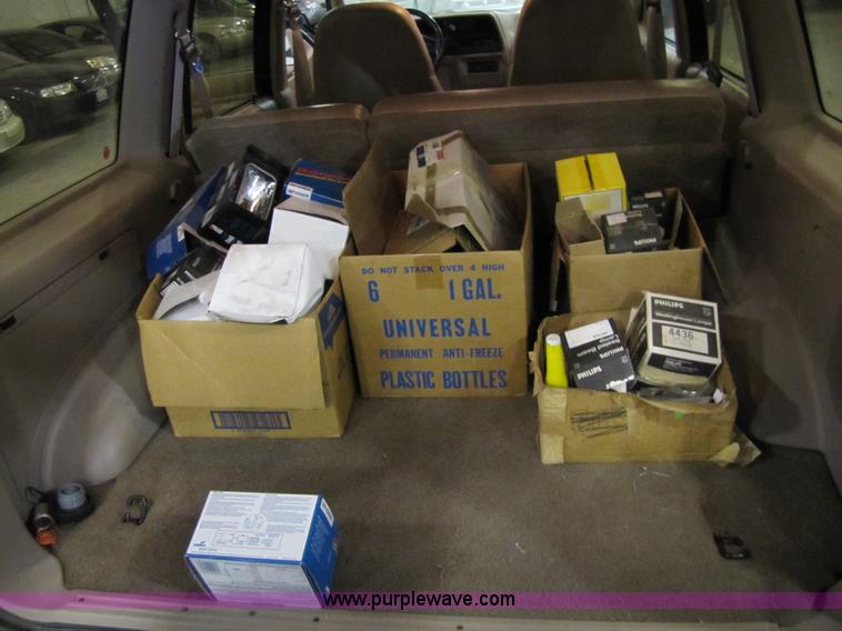 image for item 5329 1994 Ford Explorer XLT SUV