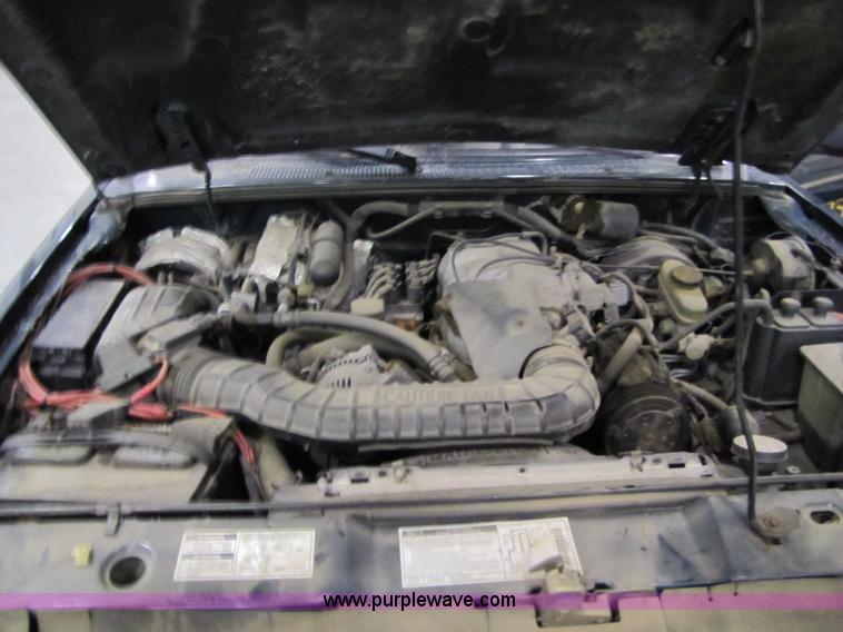 image for item 5329 1994 Ford Explorer XLT SUV