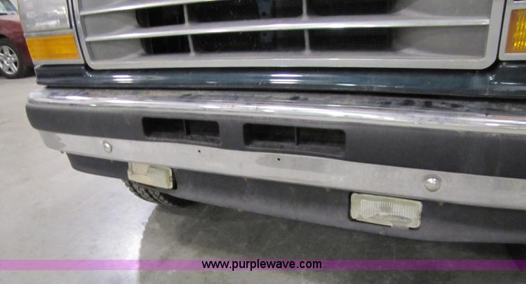 image for item 5329 1994 Ford Explorer XLT SUV