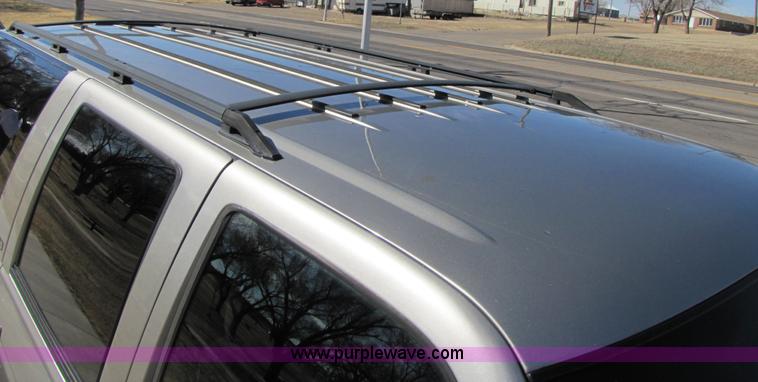 image for item 1001 1999 Chevrolet Suburban C1500 LS SUV