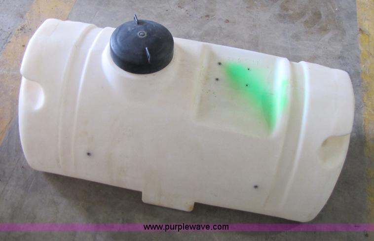 image for item 1005 30 gallon poly tank