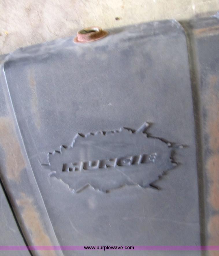 image for item 1006 Muncie hydraulic tank