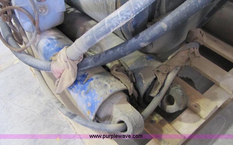 image for item 1010 Hydraulic tank with winch and four hydraulic cylinders