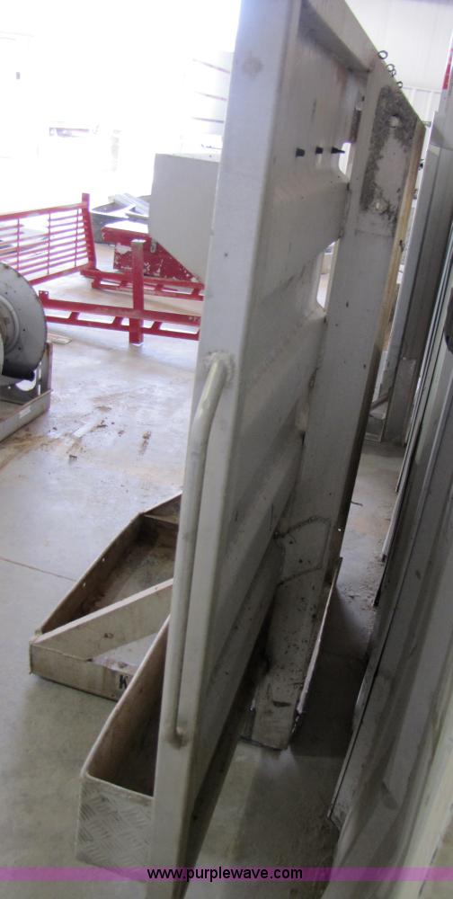 image for item 1014 Barrett aluminum headache rack