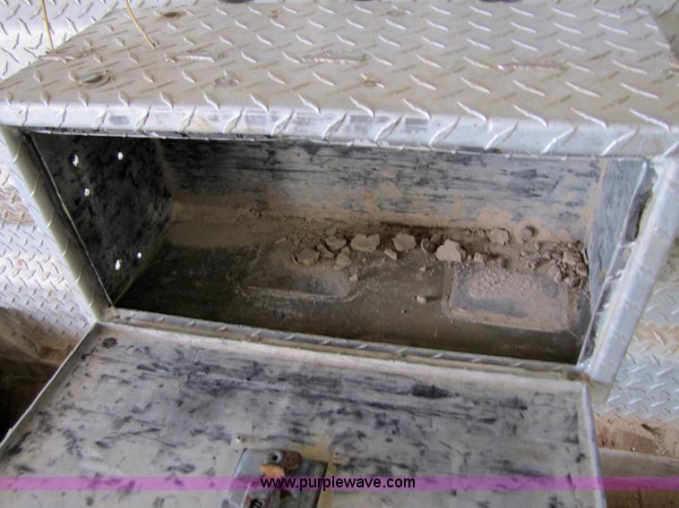 image for item 1015 Merritt aluminum headache rack