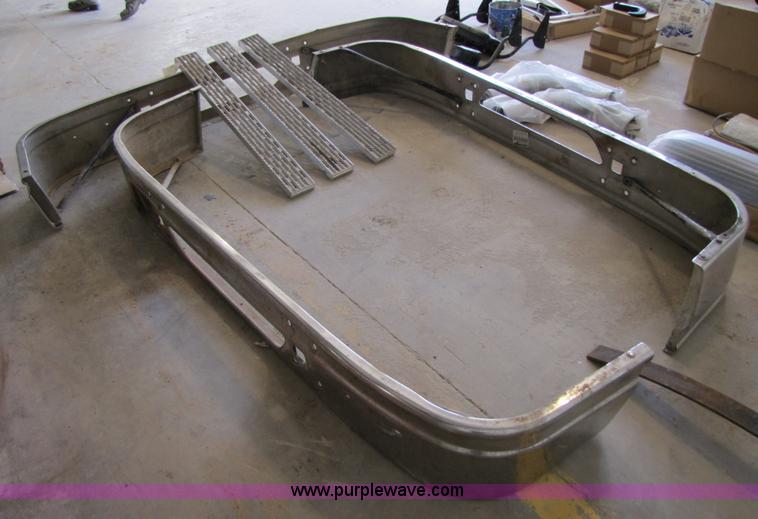 image for item 1016 Assorted International semi parts