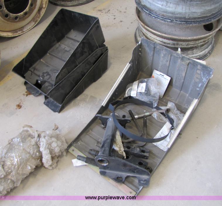 image for item 1016 Assorted International semi parts