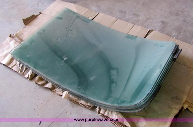 image for item 1016 Assorted International semi parts