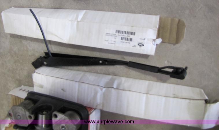 image for item 1017 Assorted Mack semi parts