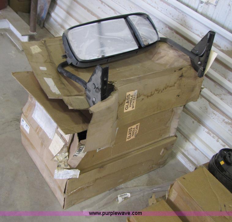 image for item 1017 Assorted Mack semi parts