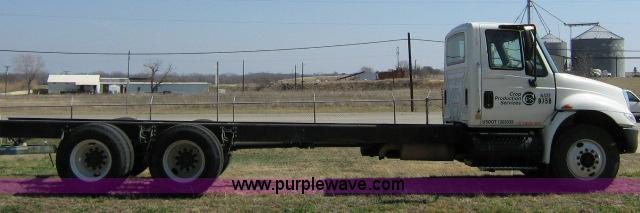 image for item 1657 2003 International 4400 6x4 cab and chassis