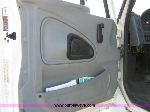 image for item 1657 2003 International 4400 6x4 cab and chassis