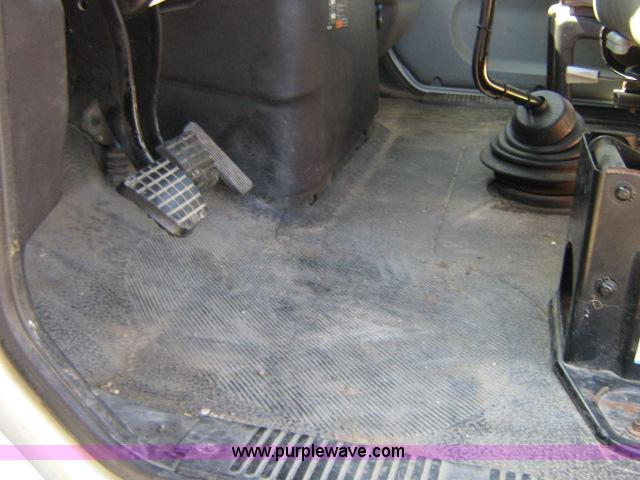 image for item 1657 2003 International 4400 6x4 cab and chassis