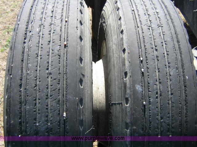 image for item 1657 2003 International 4400 6x4 cab and chassis