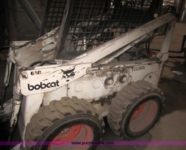 image for item 3139 Bobcat 610 skid steer