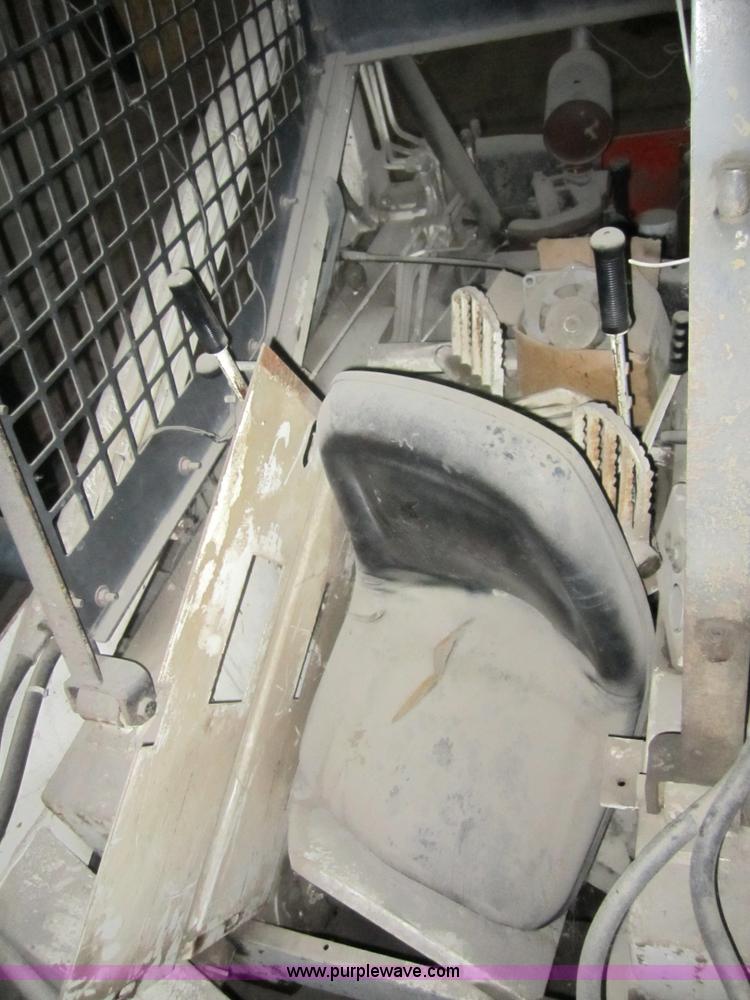 image for item 3139 Bobcat 610 skid steer