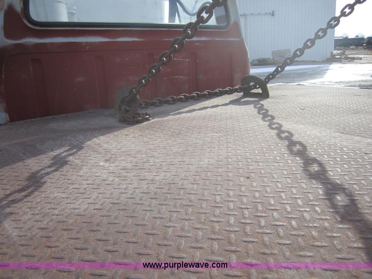 image for item 3147 1968 Ford F750 heavy truck