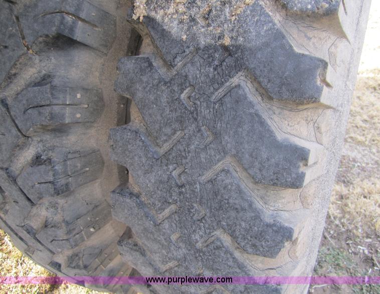 image for item 3148 1975 Ford F750 dump truck with dust tank