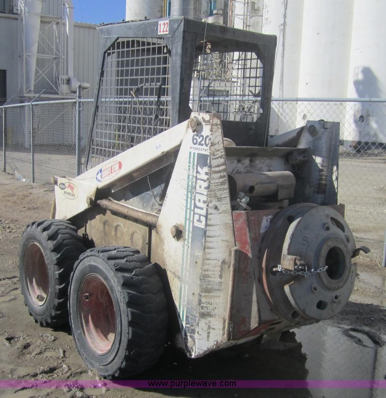 image for item 3149 Bobcat 620 skid steer