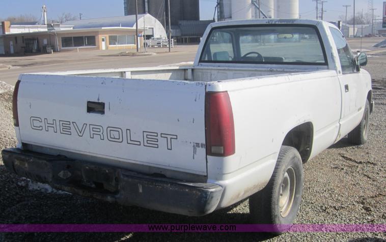 image for item 3180 1988 Chevrolet 1500 Cheyenne pickup truck