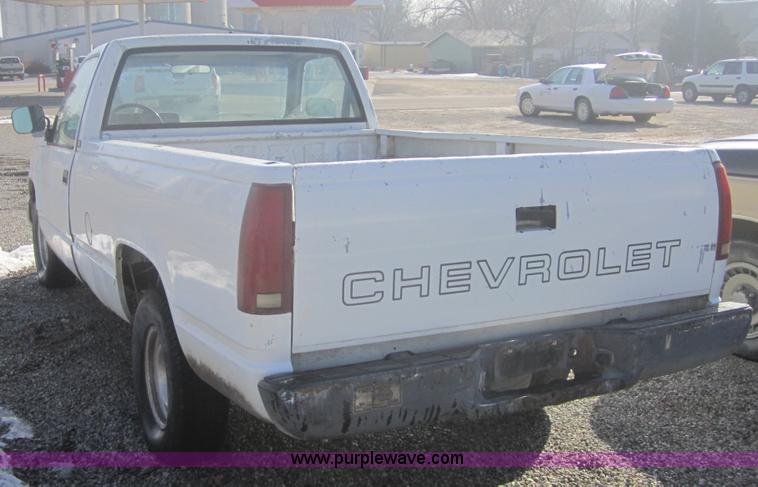image for item 3180 1988 Chevrolet 1500 Cheyenne pickup truck