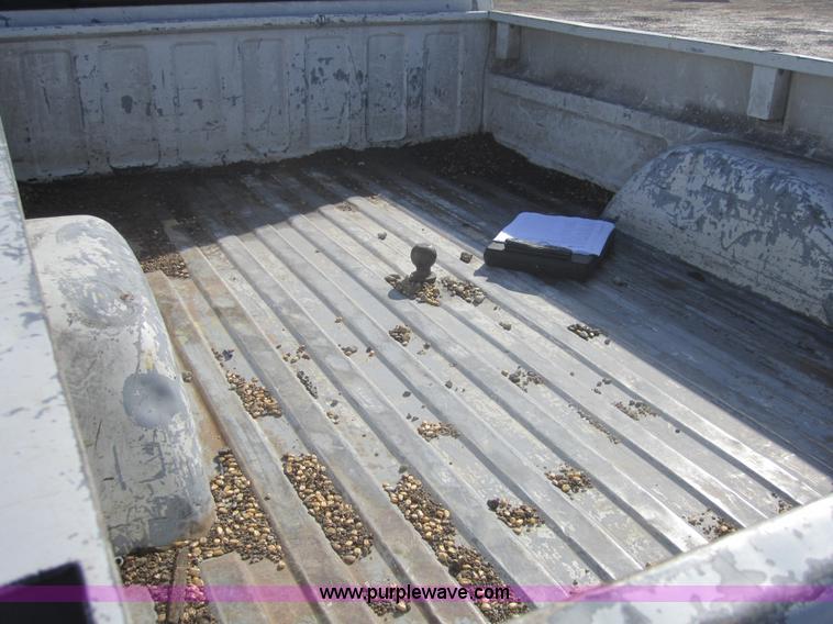 image for item 3180 1988 Chevrolet 1500 Cheyenne pickup truck