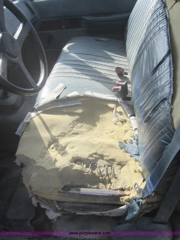 image for item 3180 1988 Chevrolet 1500 Cheyenne pickup truck