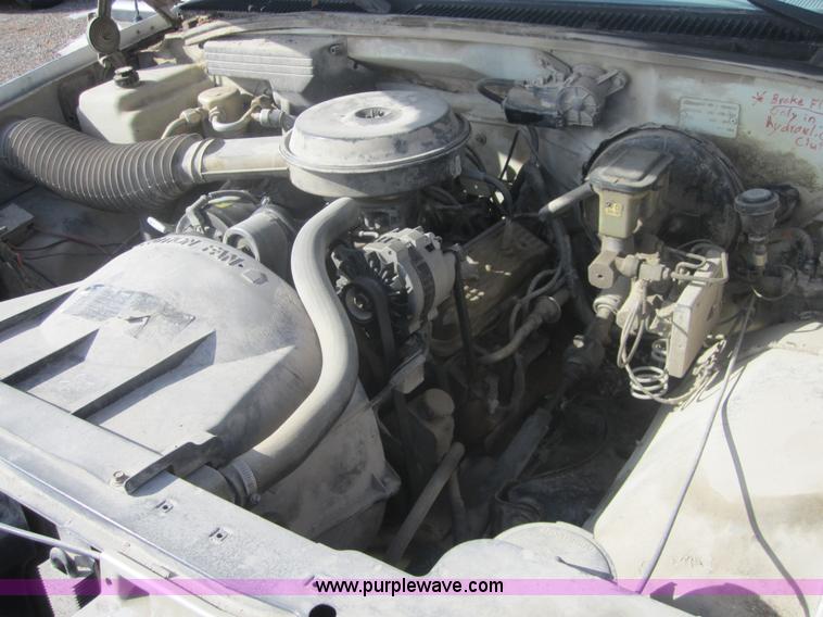 image for item 3180 1988 Chevrolet 1500 Cheyenne pickup truck