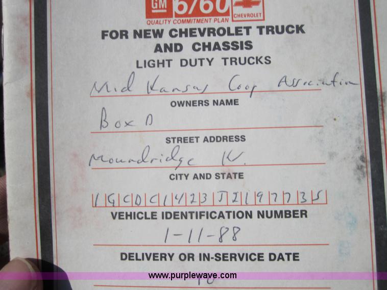 image for item 3180 1988 Chevrolet 1500 Cheyenne pickup truck