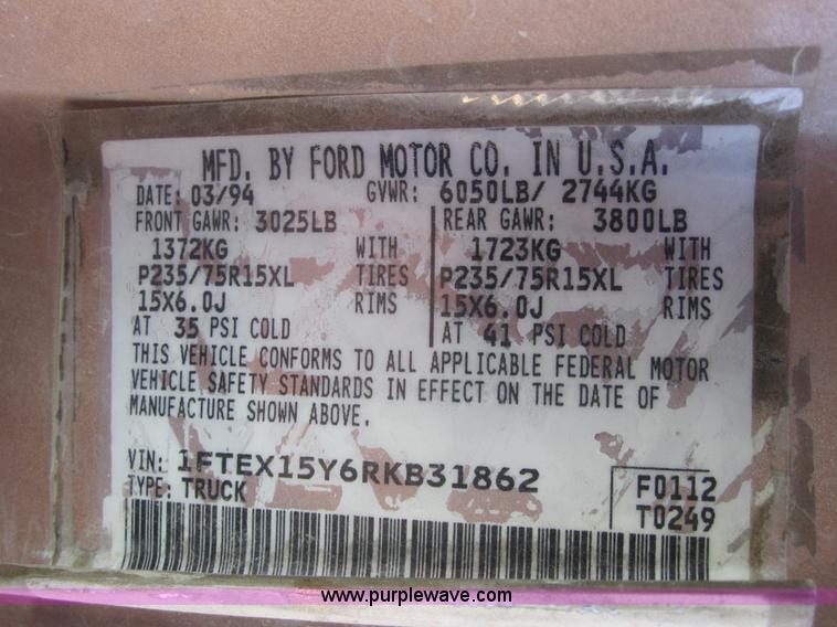 image for item 3182 1994 Ford F150 XL supercab pickup truck