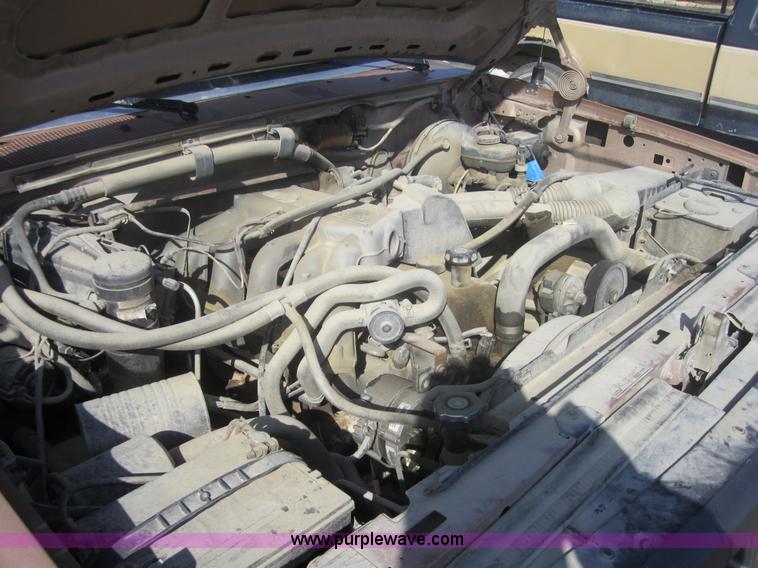 image for item 3182 1994 Ford F150 XL supercab pickup truck